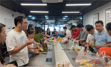 金航標(biāo)/薩科微慶祝上半年業(yè)績達(dá)標(biāo)  舉辦茶話會(huì)派發(fā)獎(jiǎng)金